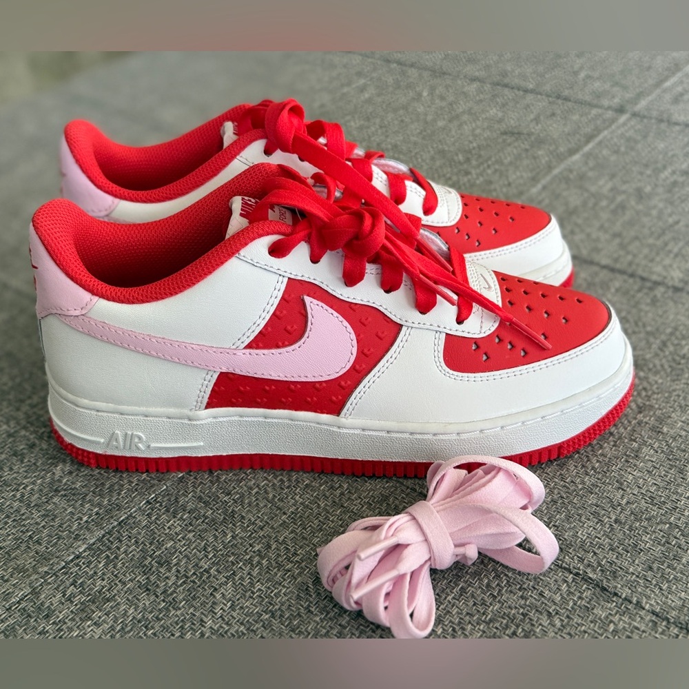 Nike Air Force 1 Low (gs) Valentine’s Day size 5Y Womens 6.5